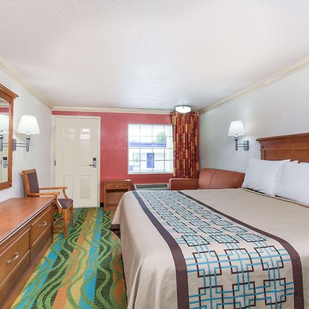 Days Inn By Wyndham Virginia Beach Town Center Eksteriør bilde